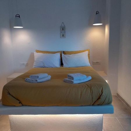 Sunny Guest House New Port Mykonos トゥルロス エクステリア 写真